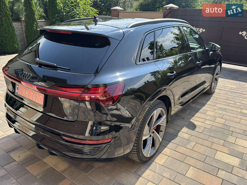 Внедорожник / Кроссовер Audi Q8 e-tron 2023 в Черновцах