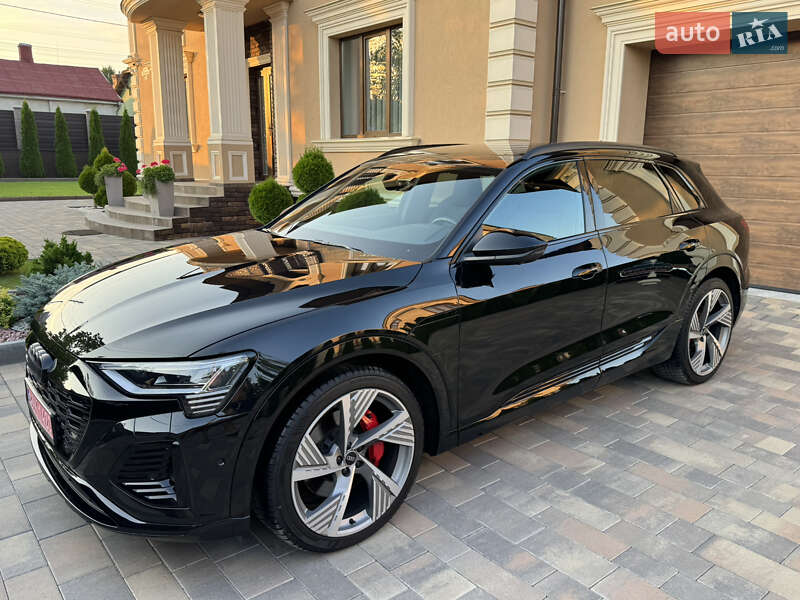 Внедорожник / Кроссовер Audi Q8 e-tron 2023 в Черновцах