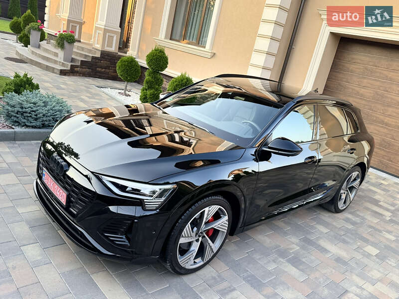 Внедорожник / Кроссовер Audi Q8 e-tron 2023 в Черновцах