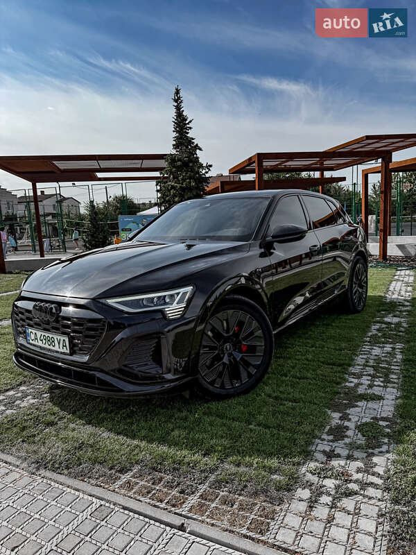 Внедорожник / Кроссовер Audi Q8 e-tron 2023 в 
