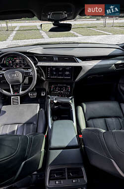 Внедорожник / Кроссовер Audi Q8 e-tron 2023 в 