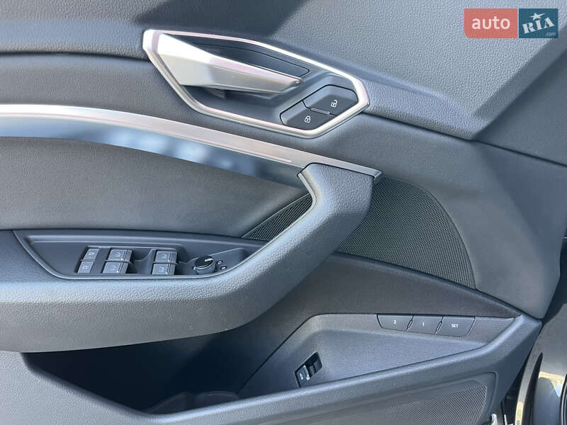 Внедорожник / Кроссовер Audi Q8 e-tron 2023 в Ровно