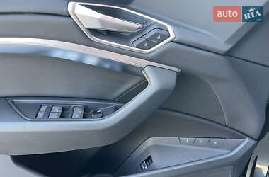Внедорожник / Кроссовер Audi Q8 e-tron 2023 в 