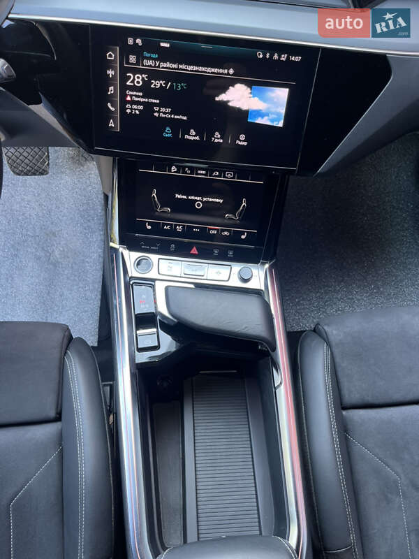Внедорожник / Кроссовер Audi Q8 e-tron 2023 в Ровно