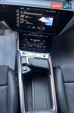 Внедорожник / Кроссовер Audi Q8 e-tron 2023 в 
