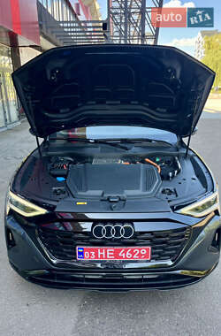 Внедорожник / Кроссовер Audi Q8 e-tron 2023 в 