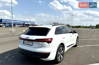 Внедорожник / Кроссовер Audi Q8 e-tron 2023 в 
