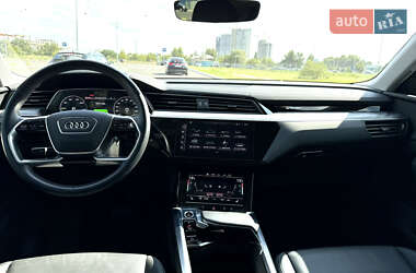 Внедорожник / Кроссовер Audi Q8 e-tron 2023 в 