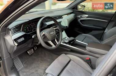 Внедорожник / Кроссовер Audi Q8 e-tron 2023 в 