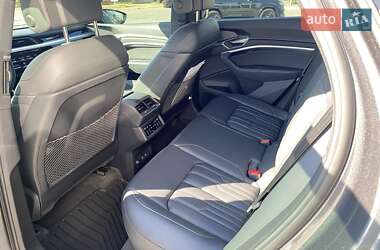 Внедорожник / Кроссовер Audi Q8 e-tron 2023 в 