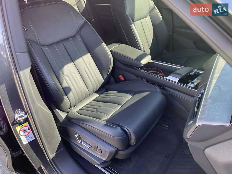 Внедорожник / Кроссовер Audi Q8 e-tron 2023 в Днепре