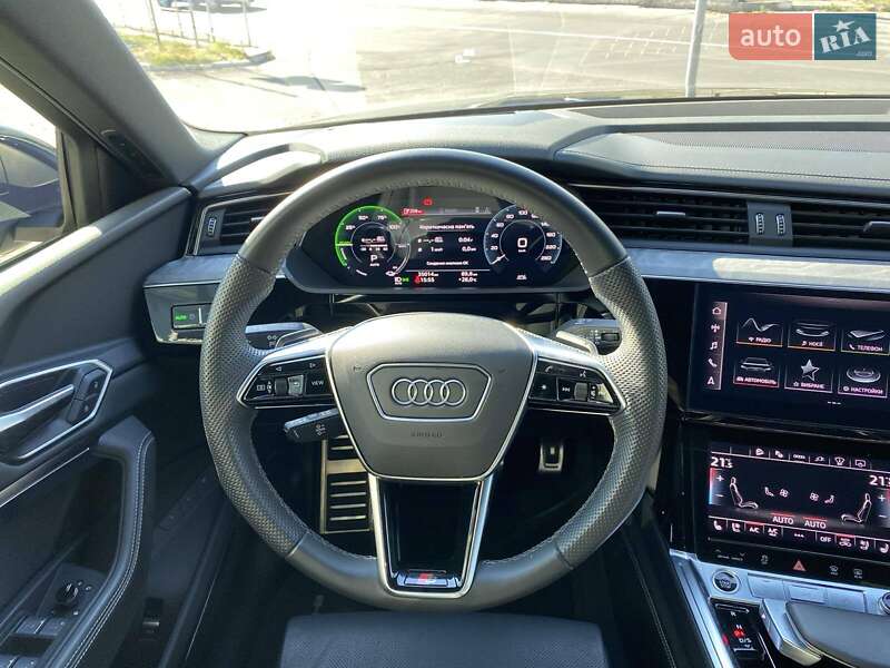 Внедорожник / Кроссовер Audi Q8 e-tron 2023 в Днепре
