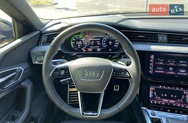 Внедорожник / Кроссовер Audi Q8 e-tron 2023 в 