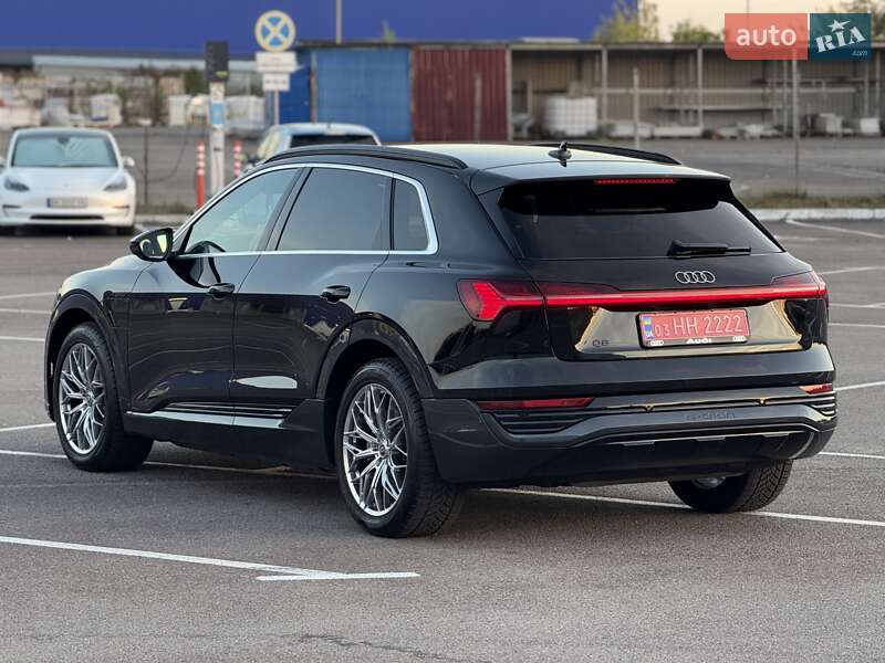 Внедорожник / Кроссовер Audi Q8 e-tron 2023 в Ровно