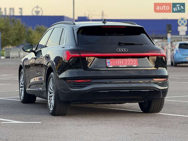 Внедорожник / Кроссовер Audi Q8 e-tron 2023 в Ровно