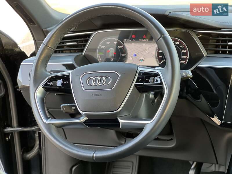 Внедорожник / Кроссовер Audi Q8 e-tron 2023 в Ровно