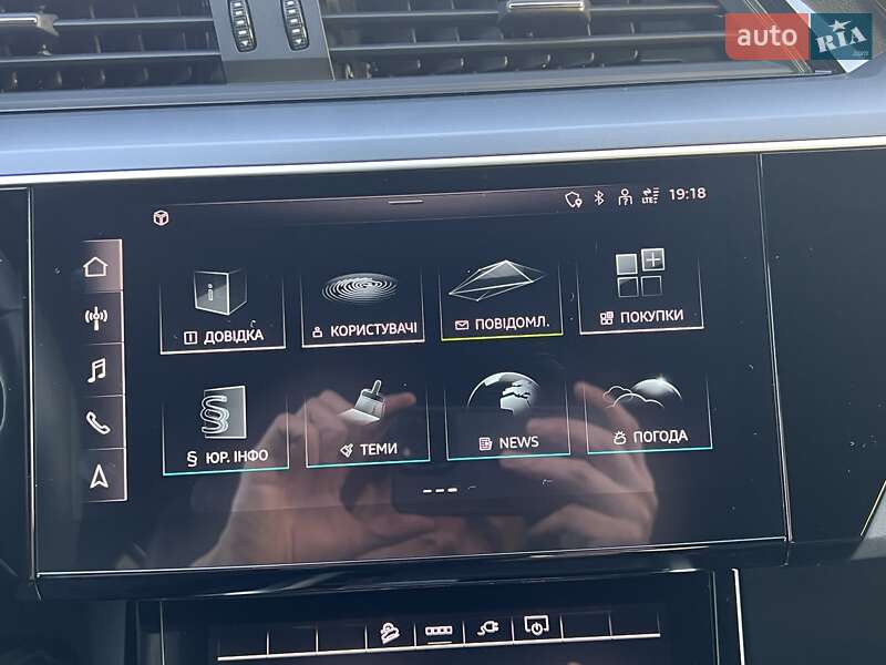 Внедорожник / Кроссовер Audi Q8 e-tron 2023 в Ровно