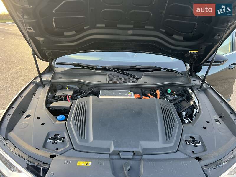 Внедорожник / Кроссовер Audi Q8 e-tron 2023 в Ровно