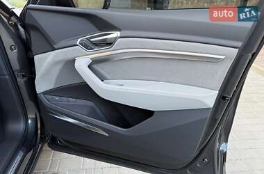 Внедорожник / Кроссовер Audi Q8 e-tron 2024 в 