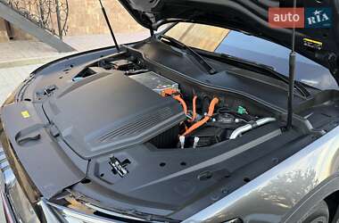 Внедорожник / Кроссовер Audi Q8 e-tron 2024 в 
