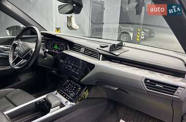 Внедорожник / Кроссовер Audi Q8 e-tron 2023 в 