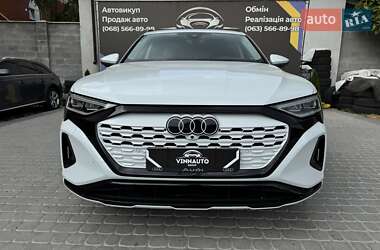 Позашляховик / Кросовер Audi Q8 e-tron 2023 в 