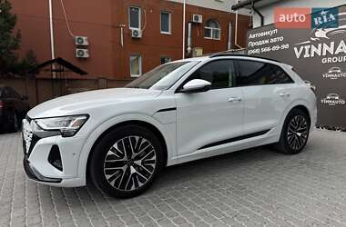 Позашляховик / Кросовер Audi Q8 e-tron 2023 в 