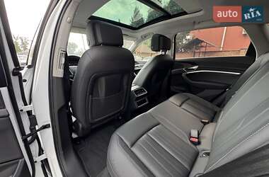 Позашляховик / Кросовер Audi Q8 e-tron 2023 в 