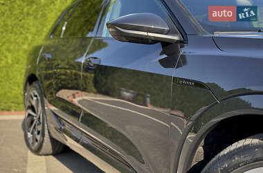 Внедорожник / Кроссовер Audi Q8 e-tron 2023 в 