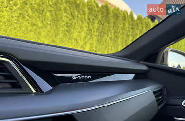 Внедорожник / Кроссовер Audi Q8 e-tron 2023 в 