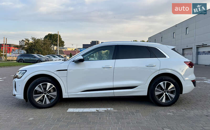 Внедорожник / Кроссовер Audi Q8 e-tron 2024 в Львове