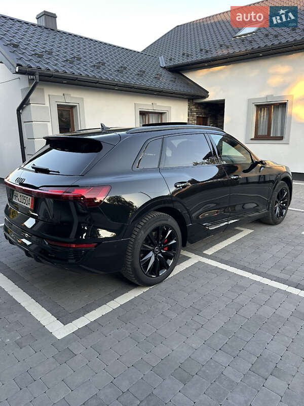 Внедорожник / Кроссовер Audi Q8 e-tron 2023 в Богородчанах