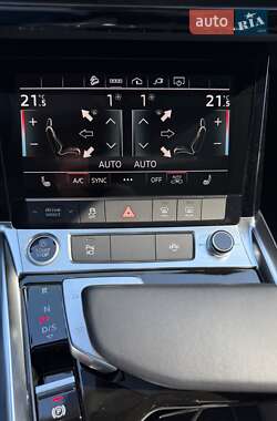 Позашляховик / Кросовер Audi Q8 e-tron 2023 в 