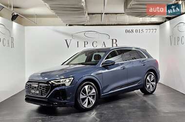 Позашляховик / Кросовер Audi Q8 e-tron 2023 в Києві