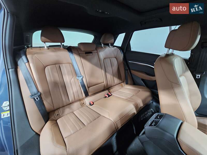Позашляховик / Кросовер Audi Q8 e-tron 2023 в Києві