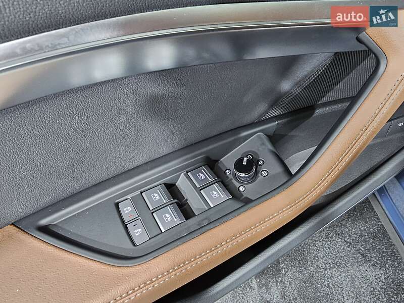 Позашляховик / Кросовер Audi Q8 e-tron 2023 в Києві