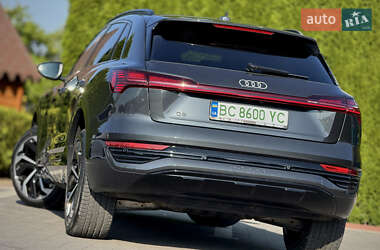 Позашляховик / Кросовер Audi Q8 e-tron 2023 в 