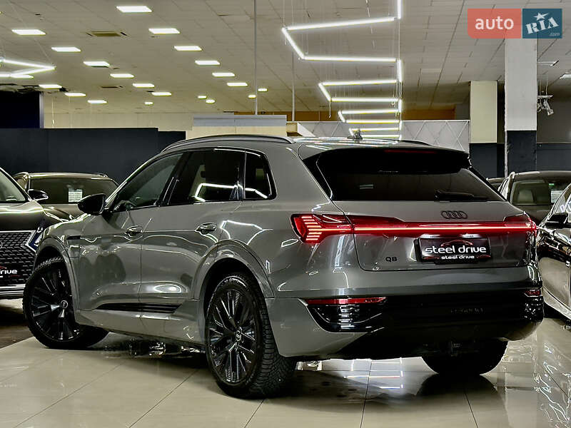 Внедорожник / Кроссовер Audi Q8 e-tron 2023 в Николаеве