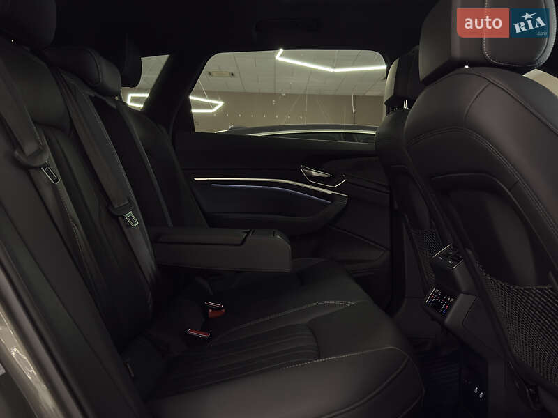 Внедорожник / Кроссовер Audi Q8 e-tron 2023 в Николаеве