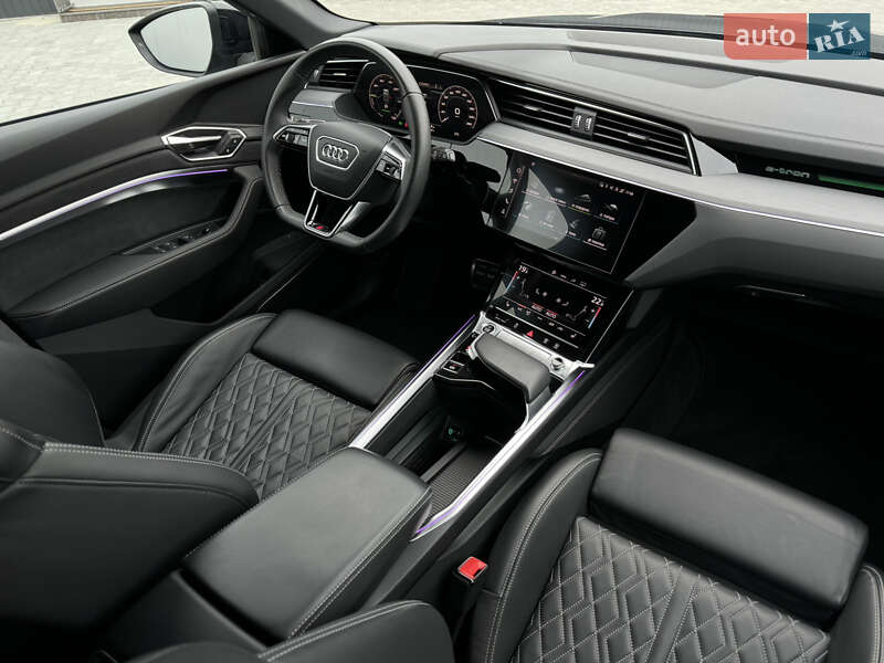Внедорожник / Кроссовер Audi Q8 e-tron 2023 в Мукачево