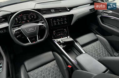 Внедорожник / Кроссовер Audi Q8 e-tron 2023 в 