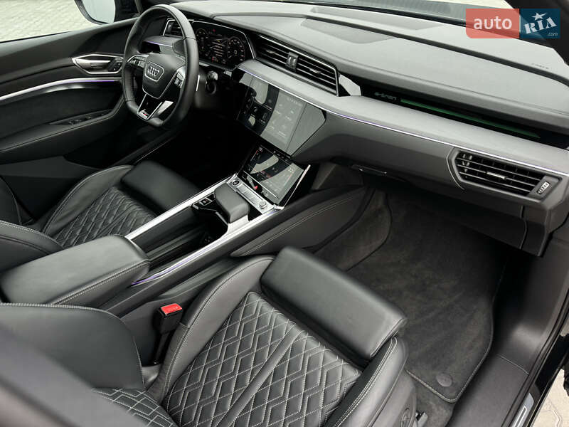 Внедорожник / Кроссовер Audi Q8 e-tron 2023 в Мукачево