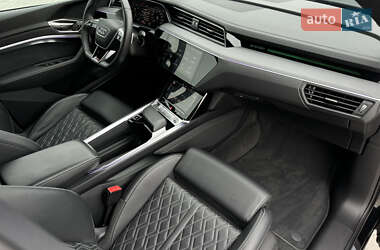 Внедорожник / Кроссовер Audi Q8 e-tron 2023 в 