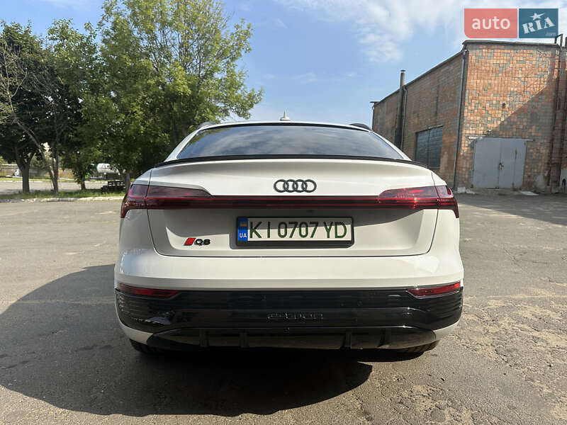 Внедорожник / Кроссовер Audi Q8 e-tron 2023 в Киеве