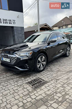 Внедорожник / Кроссовер Audi Q8 e-tron 2023 в Ивано-Франковске