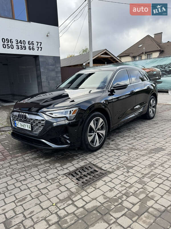 Внедорожник / Кроссовер Audi Q8 e-tron 2023 в 