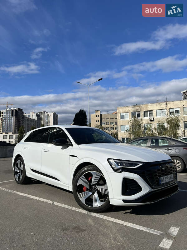 Внедорожник / Кроссовер Audi Q8 e-tron 2024 в Киеве