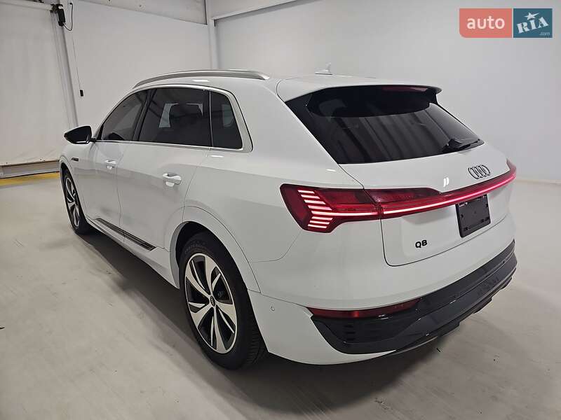 Внедорожник / Кроссовер Audi Q8 e-tron 2023 в Харькове