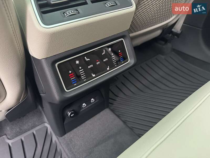 Внедорожник / Кроссовер Audi Q8 e-tron 2023 в Харькове