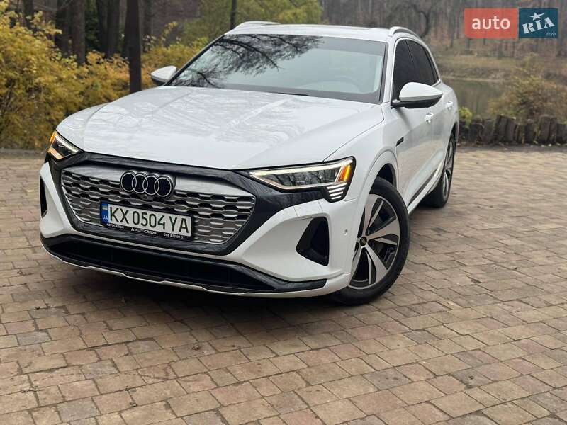 Внедорожник / Кроссовер Audi Q8 e-tron 2023 в Харькове